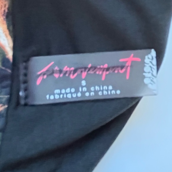 Free People Movement “The Way Home” Women's Tropical Print Shorts Size Small - Picture 4 of 4